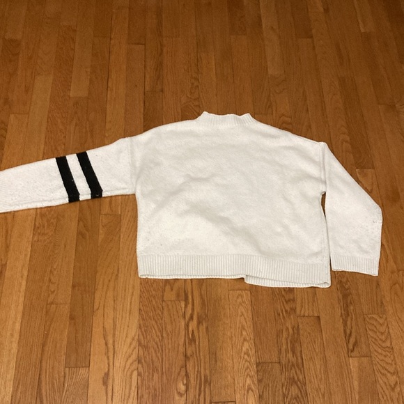 EUC BP. Sweater - Picture 4 of 6